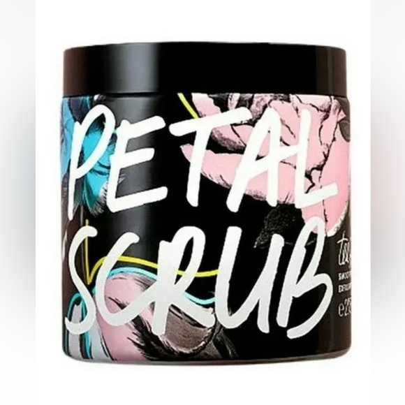 🖤 VICTORIA’S SECRET Tease Petal Scrub NEW - Picture 1 of 3